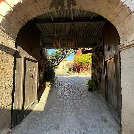 La Corte Degli Aranci Tatil Evi Senorbi